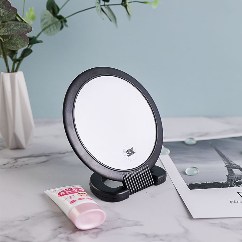 Cosa fa uno specchio cosmetico?