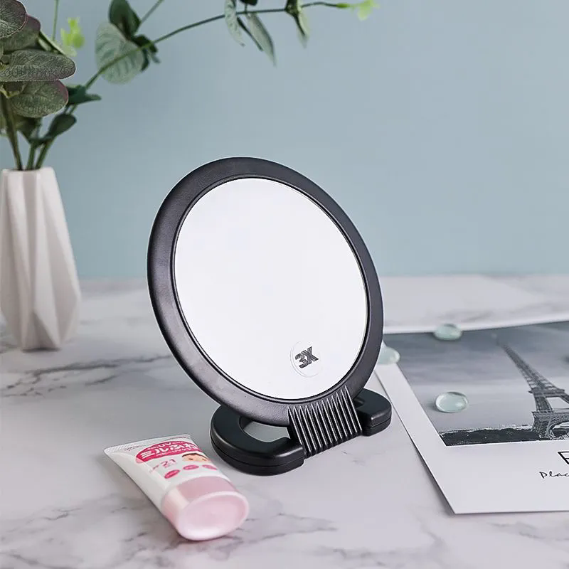 Perché uno specchio cosmetico è importante?